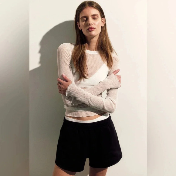 H&M Black sweatshorts, size medium - Picture 2 of 10